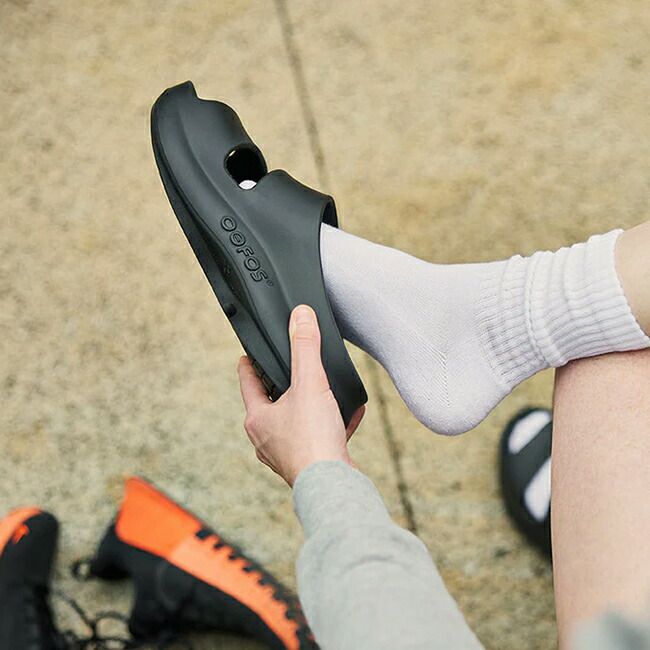 新商品】OOFOS ウーフォス Ooyea ウーヤー 200097